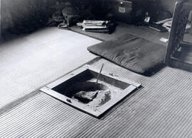 
Le Japon de 1937 à 1939 vu par André Leroi-Gourhan, dans un intérieur domestique, un système tra...